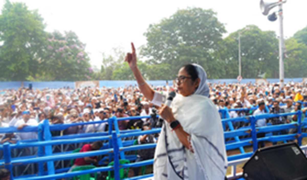 सीएम ममता बनर्जी ने केंद्रीय एजेंसियों के मुद्दे पर केंद्र पर बोला हमला